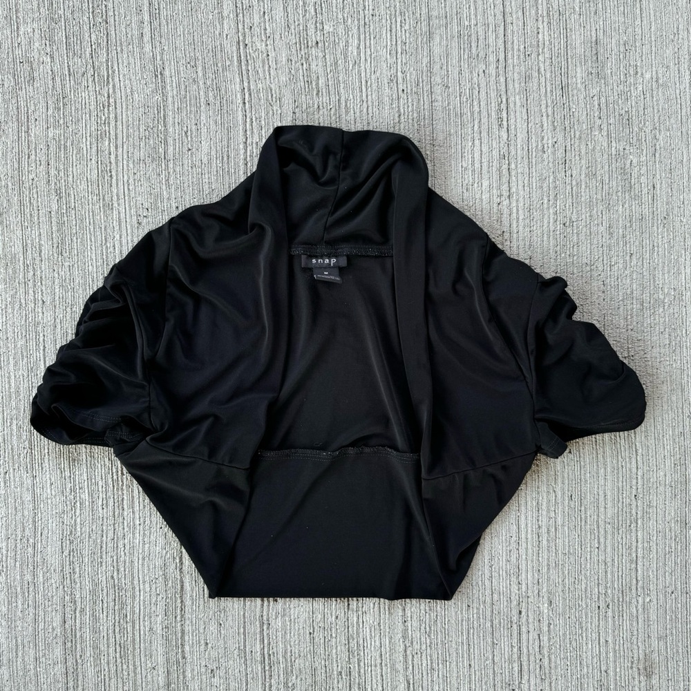Snap brand Y2K black short sleeve bolero with ruched sleeves